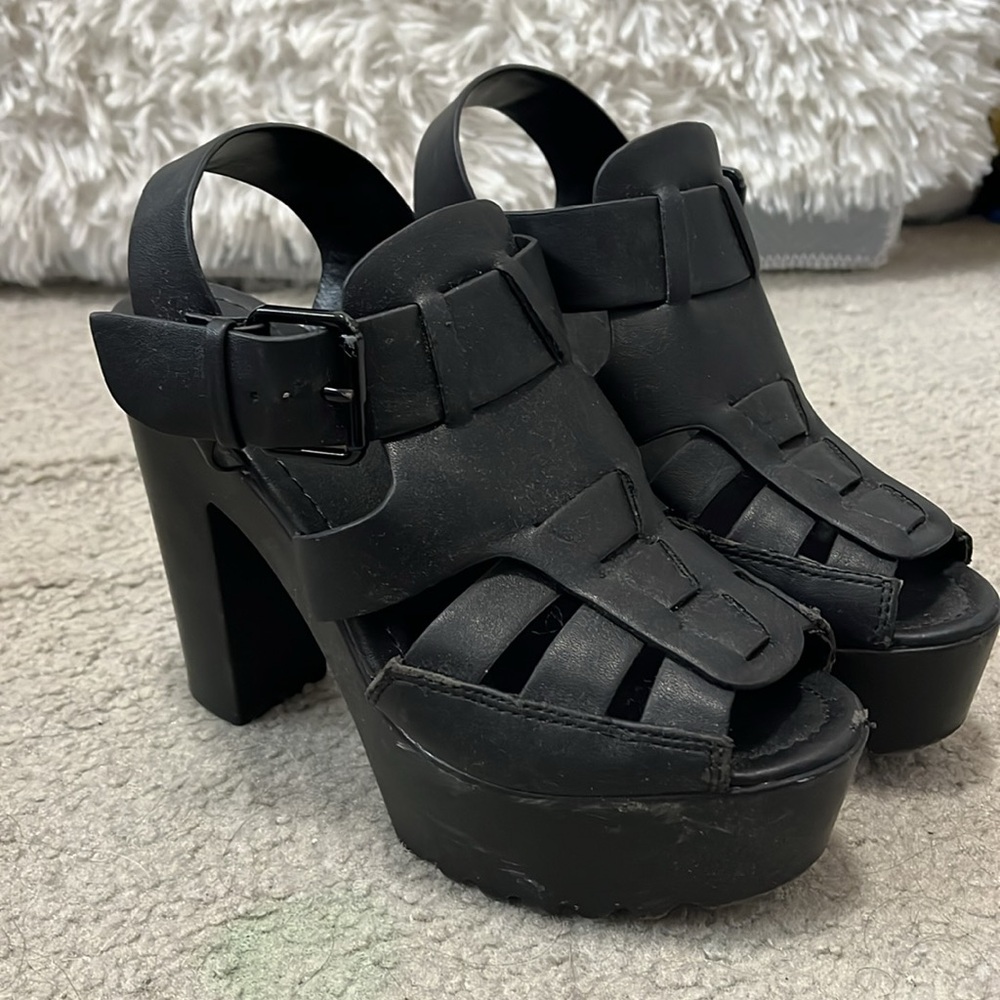 Stylish Black Platform Heels Size 7